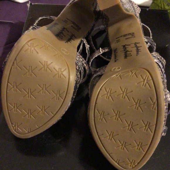 NWT Kardashian Kollection Python Multi 7M - Picture 8 of 13